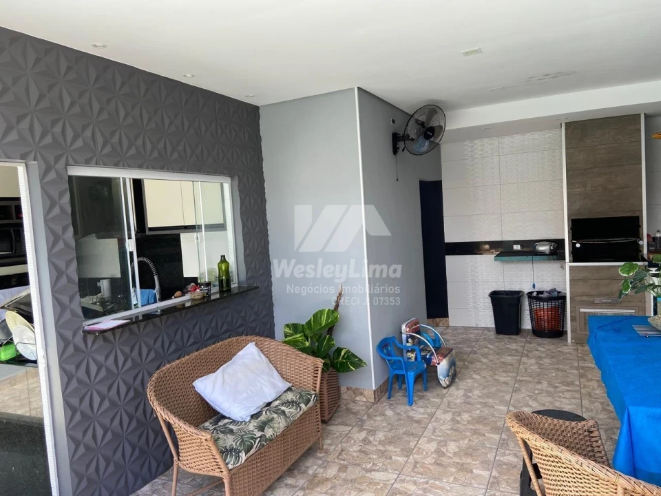 Imagens do imóveis Casa à Venda no Jardim Continental em Londrina | 3 Quartos, Piscina e Espaço Gourmet
