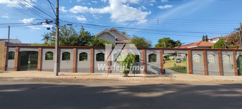 CASA ALTO PADRÃO À VENDA NO JARDIM IMPÉRIO DO SOL – LONDRINA | COM PISCINA | TERRENO 1.093 m²