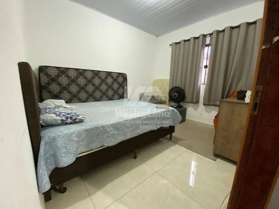 Imagens do imóveis Casa à Venda no Jardim Maria Celina em Londrina – Próxima à Av. Saul Elkind | 3 Quartos | R$ 350 Mil