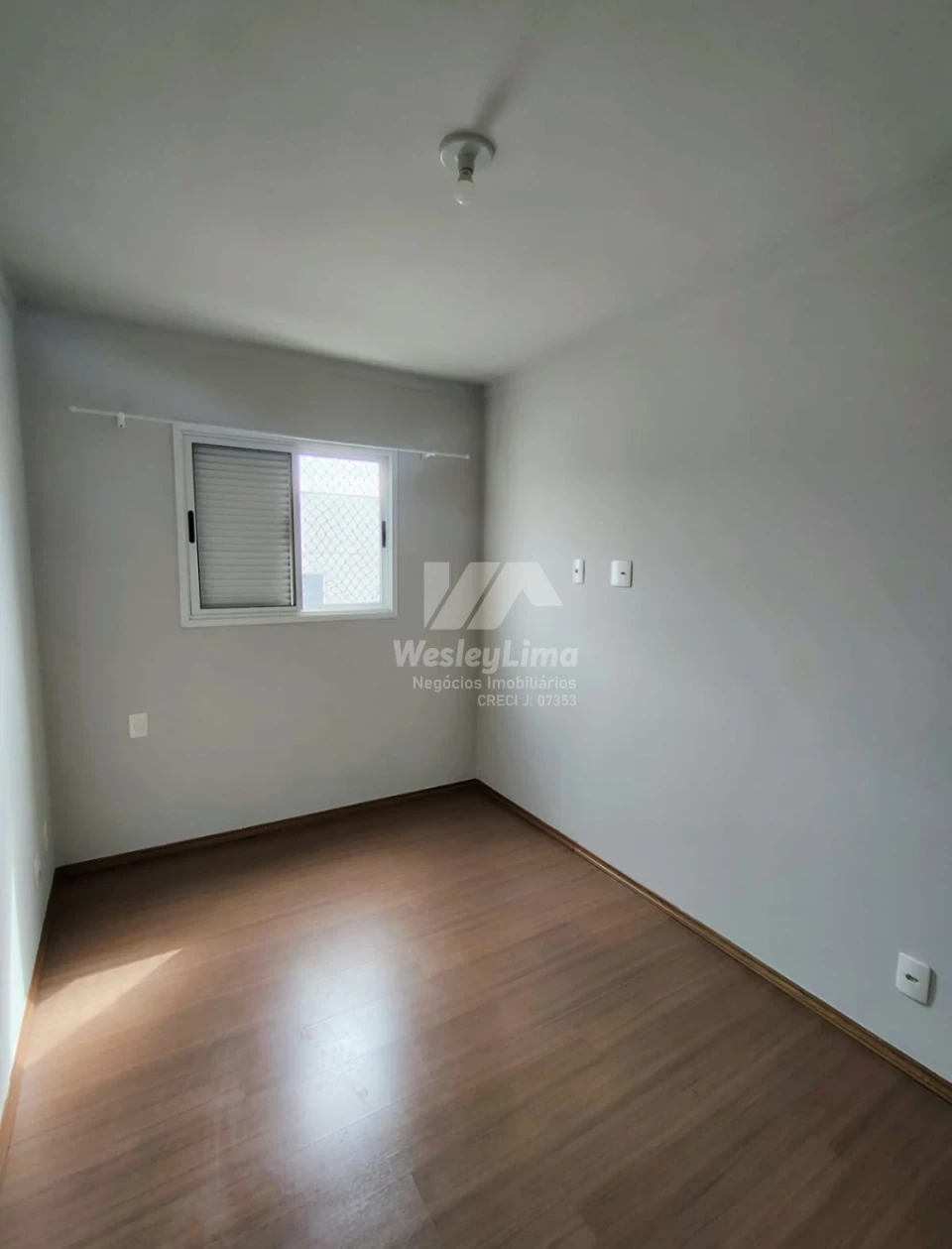 Imagens do imóveis Apartamento à Venda no Vila das Paineiras em Londrina – 2 Quartos e Garagem
