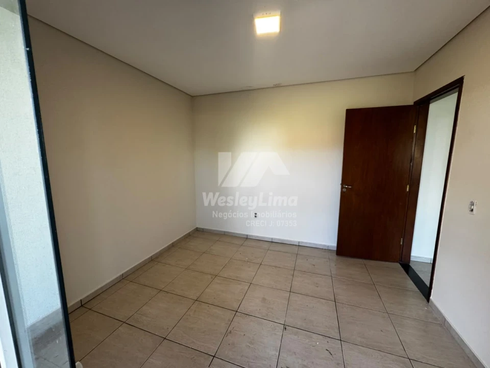 Imagens do imóveis Casa de Esquina à Venda no Condomínio Heimtal Park em Londrina – 2 Quartos | R$ 380.000