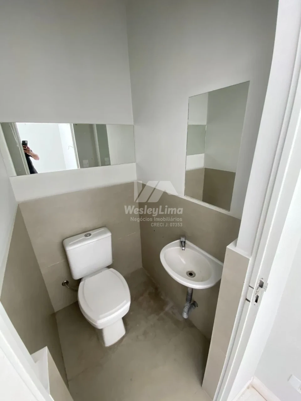 Imagens do imóveis Sala Comercial Ampla com Ar-Condicionado — 2 em 1 • Localização Estratégica na Zona Norte!