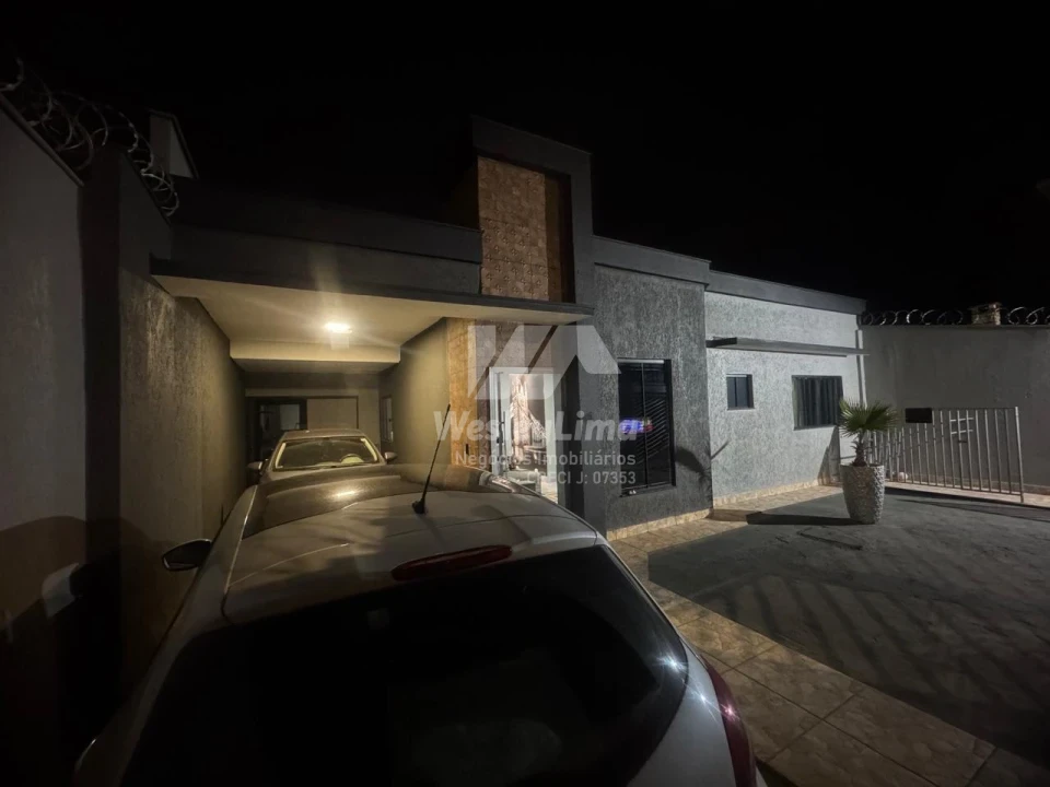 Imagens do imóveis Casa à Venda no Jardim Continental em Londrina | 3 Quartos, Piscina e Espaço Gourmet