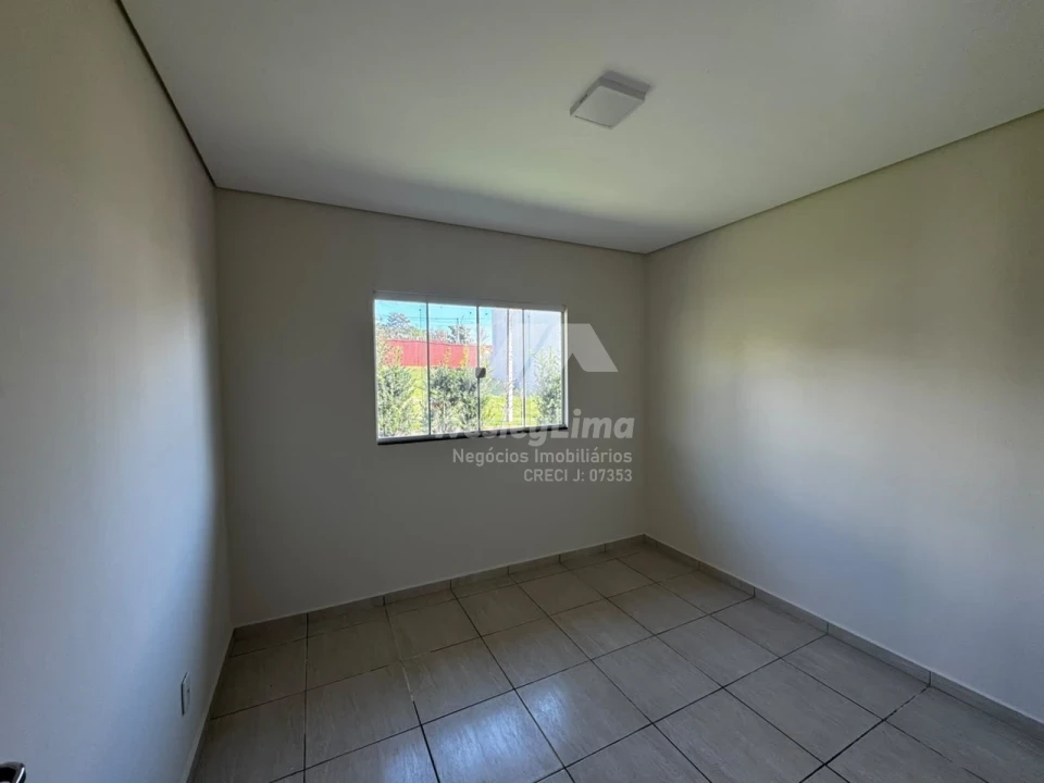 Imagens do imóveis Casa de Esquina à Venda no Condomínio Heimtal Park em Londrina – 2 Quartos | R$ 380.000