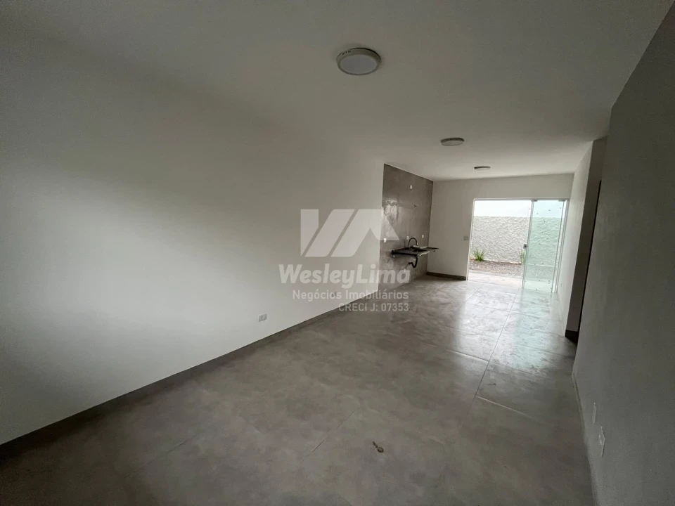 Imagens do imóveis Casa Nova à Venda no Vivi Xavier em Londrina | Sozinha no Quintal – 2 Quartos