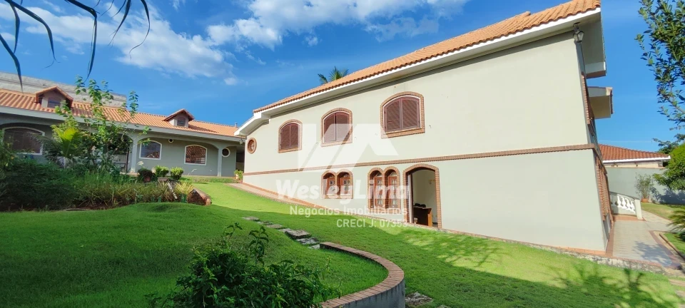 CASA ALTO PADRÃO À VENDA NO JARDIM IMPÉRIO DO SOL – LONDRINA | COM PISCINA | TERRENO 1.093 m²