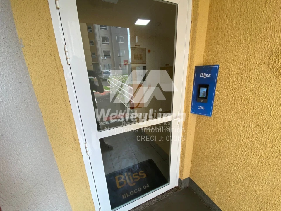 Apartamento para Locação com 2 Quartos e Elevador em Condomínio Completo