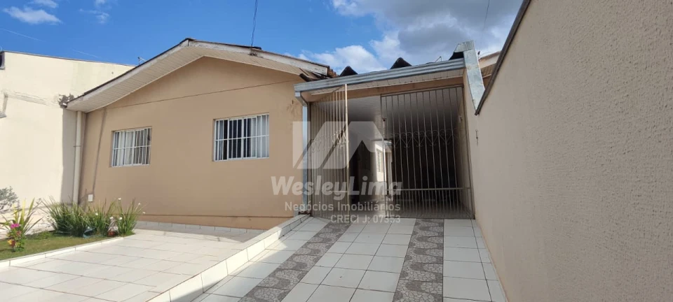 CASA Á VENDA - ZONA NORTE