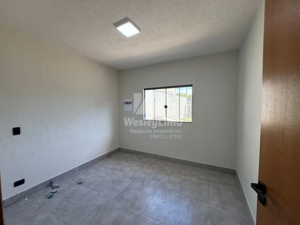 Imagens do imóveis Casa Sozinha à Venda no Conjunto Café em Londrina | Quintal Grande | 3 Quartos | Aceita Permuta