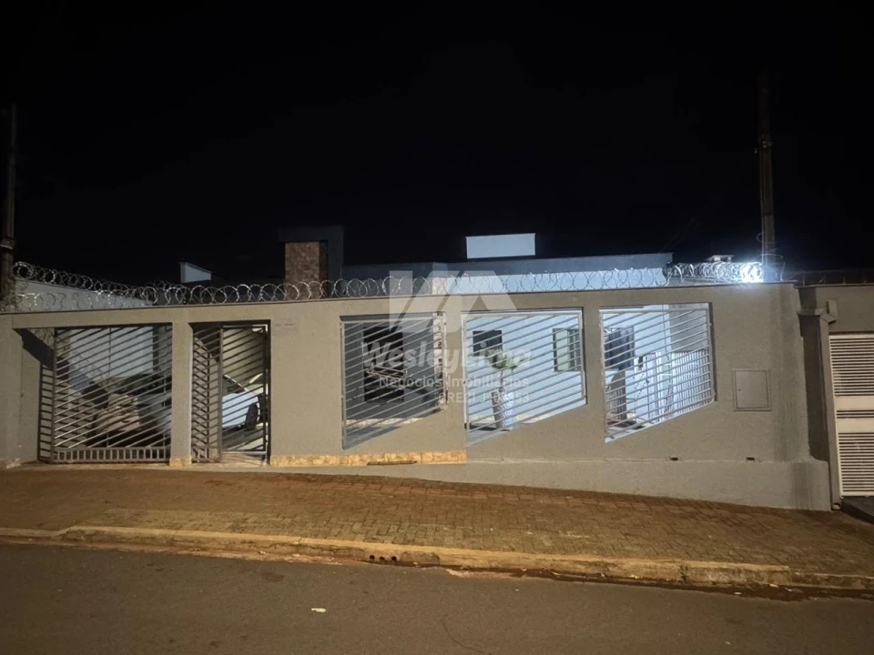 Imagens do imóveis Casa à Venda no Jardim Continental em Londrina | 3 Quartos, Piscina e Espaço Gourmet