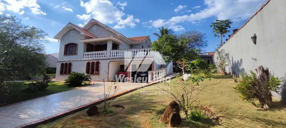 CASA ALTO PADRÃO À VENDA NO JARDIM IMPÉRIO DO SOL – LONDRINA | COM PISCINA | TERRENO 1.093 m²