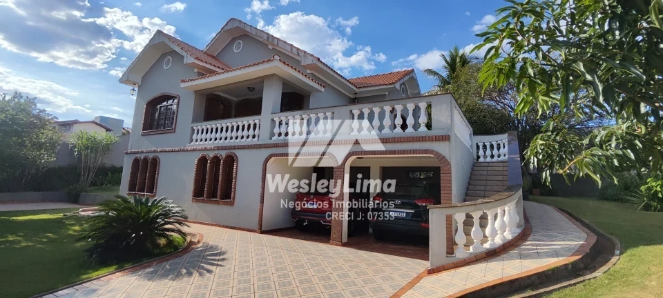 CASA ALTO PADRÃO À VENDA NO JARDIM IMPÉRIO DO SOL – LONDRINA | COM PISCINA | TERRENO 1.093 m²