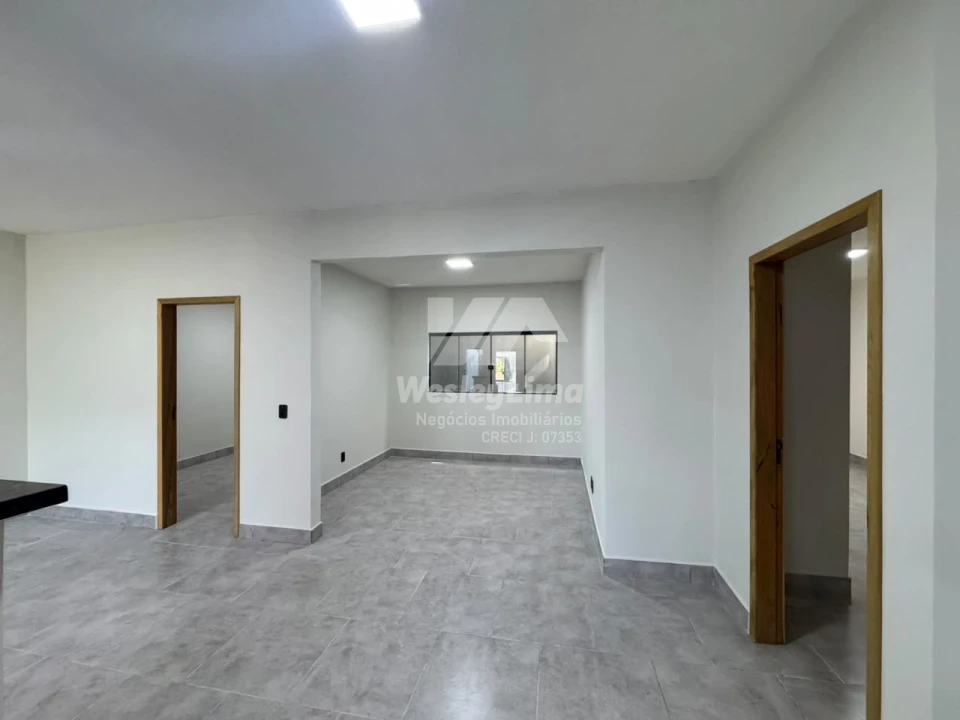 Imagens do imóveis Casa Sozinha à Venda no Conjunto Café em Londrina | Quintal Grande | 3 Quartos | Aceita Permuta