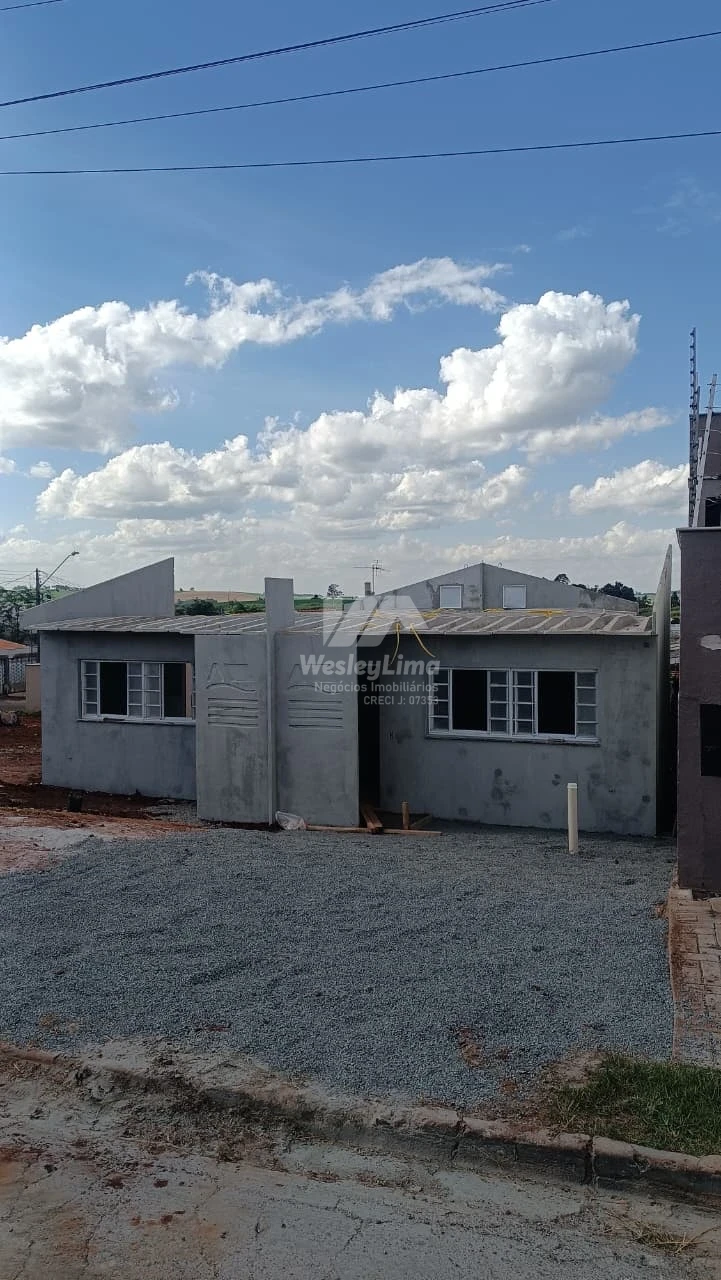 Imagens do imóveis Casas à venda no Jardim Viena COHAB Londrina, na Zona Norte. Imóveis com 2 quartos, entrada facilitada, financiamento Caixa