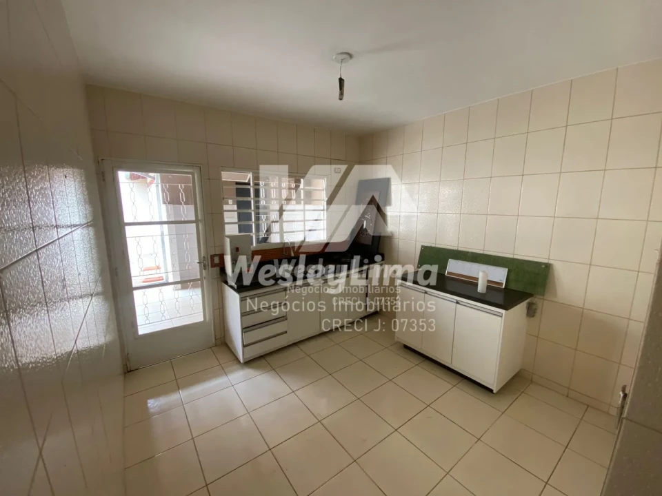 Imagens do imóveis Casa Ampla à Venda no Jardim São Paulo – Zona Norte de Londrina/PR