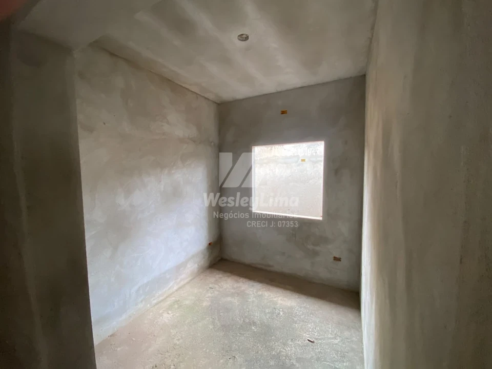 Casa Moderna à Venda no Jardim Itália | 3 Quartos | 250 m² de Terreno | 550mil