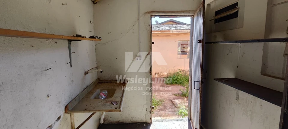 Imóvel Comercial com Edícula - Zona Norte