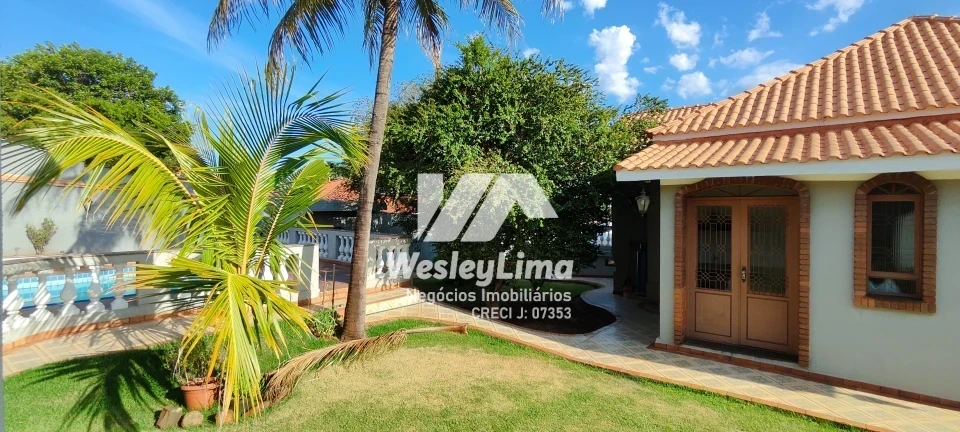 CASA ALTO PADRÃO À VENDA NO JARDIM IMPÉRIO DO SOL – LONDRINA | COM PISCINA | TERRENO 1.093 m²