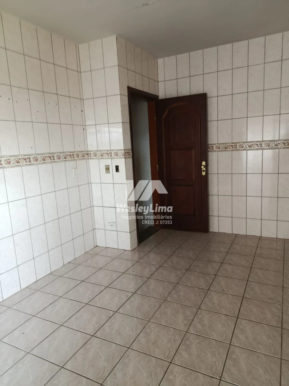 Sala Comercial Á Venda Com Excelente Oportunidade Para Investimento. Jd.Parigot De Souza 3 Londrina