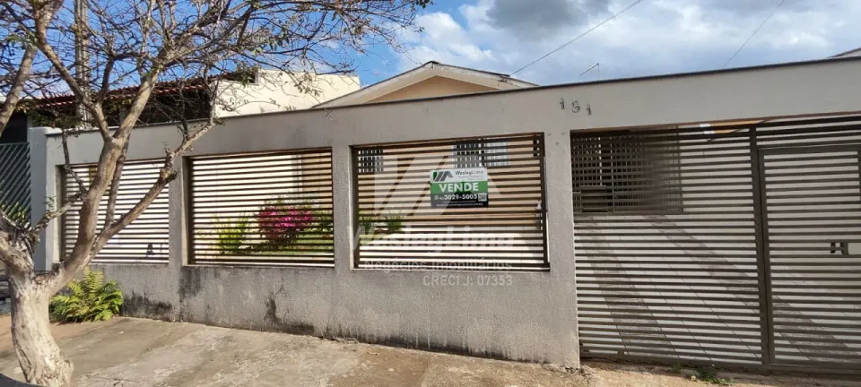CASA Á VENDA - ZONA NORTE