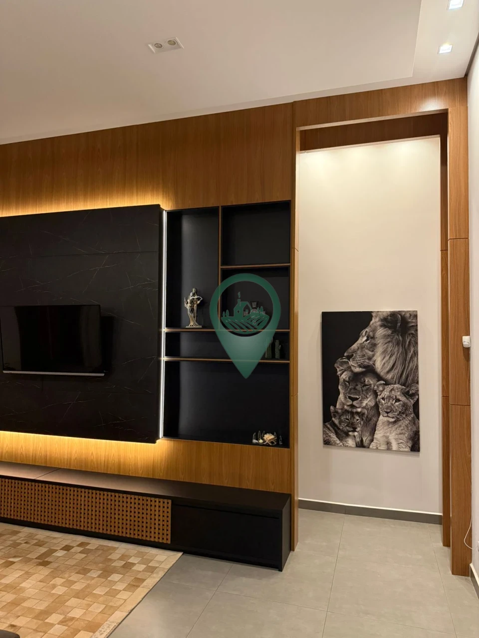 Imagens do imóveis Casa com 5 quartos (2 suítes), com um deles perfeito para um escritório privativo.
