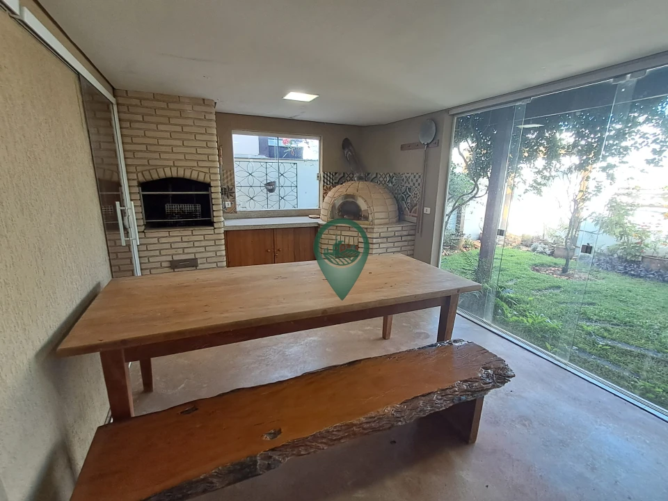 Imagens do imóveis Casa com 4 suítes à Venda no Royal Forest