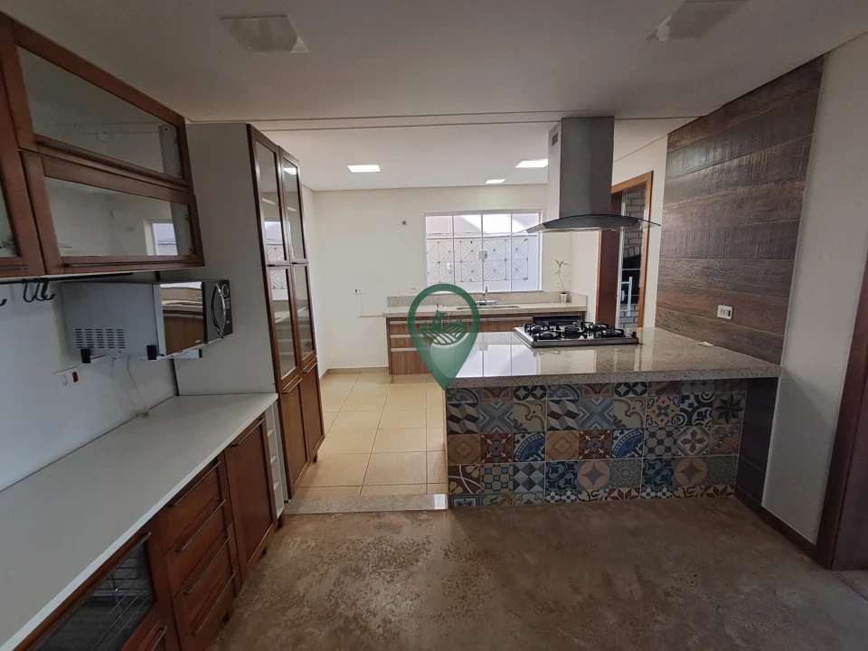 Imagens do imóveis Casa com 4 suítes à Venda no Royal Forest