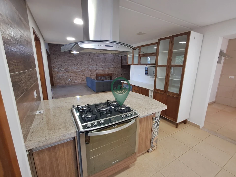 Imagens do imóveis Casa com 4 suítes à Venda no Royal Forest