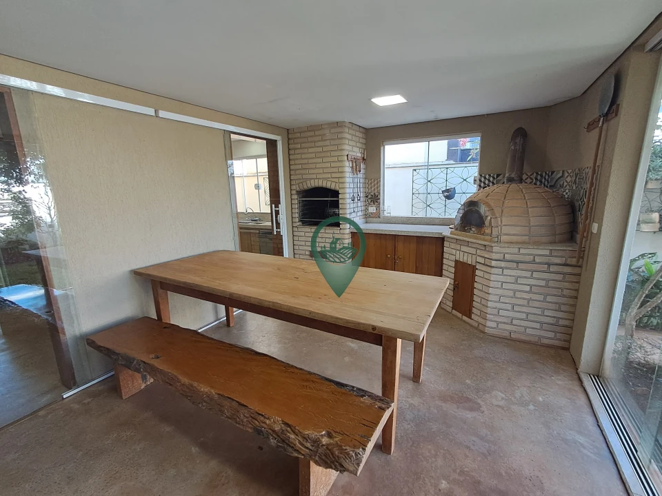Imagens do imóveis Casa com 4 suítes à Venda no Royal Forest
