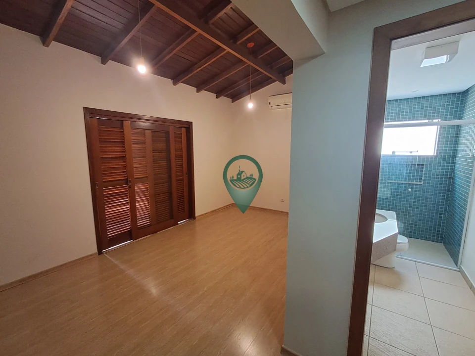 Imagens do imóveis Casa com 4 suítes à Venda no Royal Forest