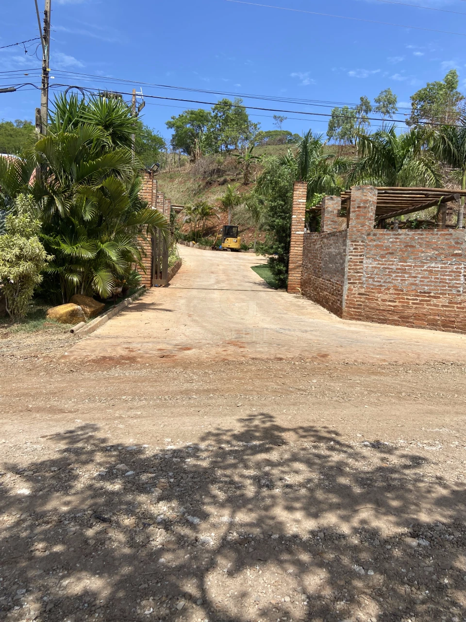 Chácara Beira De Asfalto Próximo Do Centro Com 2 Casas