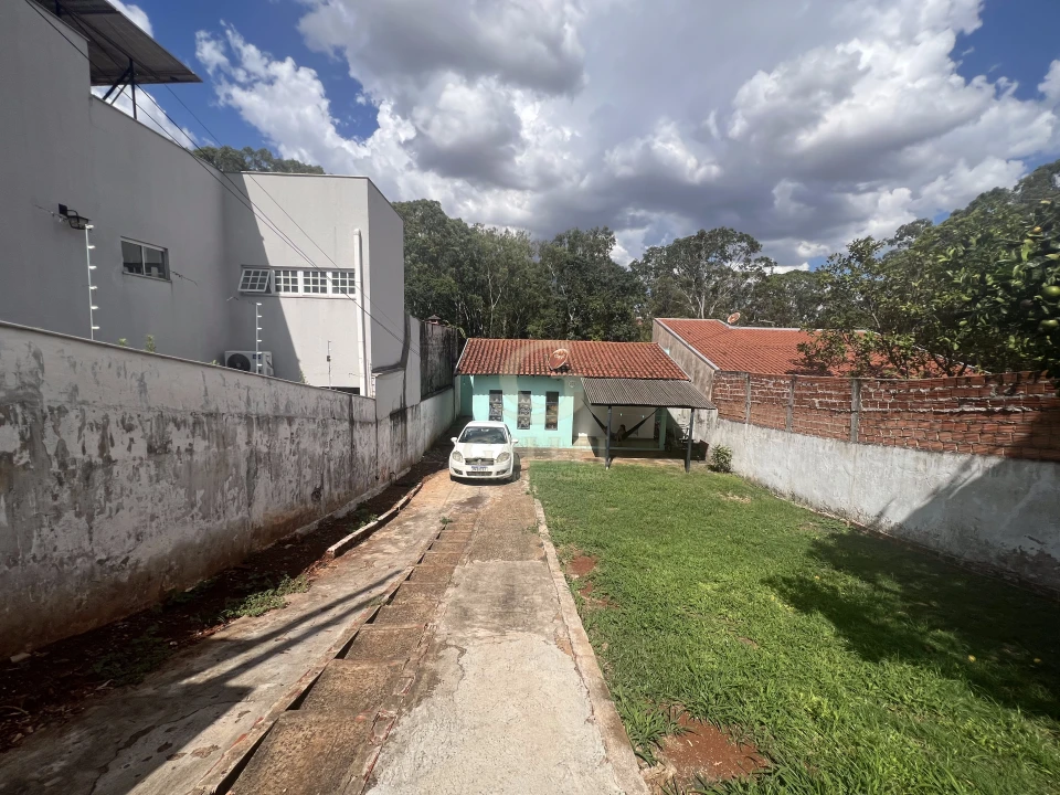 Imagens do imóveis Casa Com Terreno Amplo Próximo Av Maringá