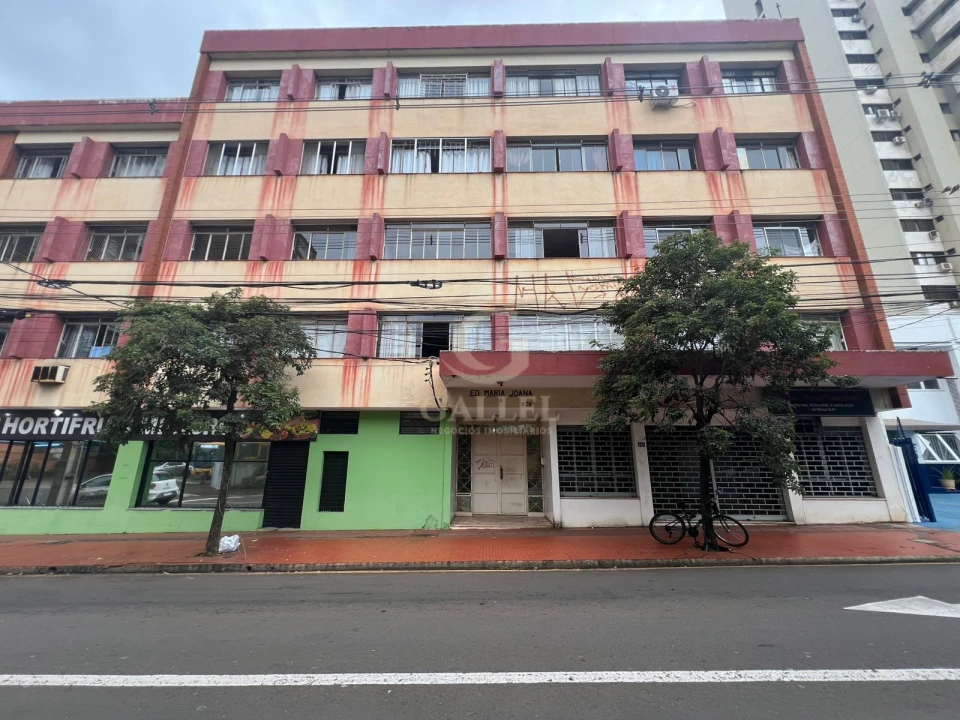 APARTAMENTO À VENDA OU LOCAÇÃO | 140 m² TOTALMENTE RENOVADO | 3 QUARTOS | HIDRÁULICA E ELÉTRICA ATUALIZADAS | EDIFÍCIO MARIA JOANA | CENTRO DE LO