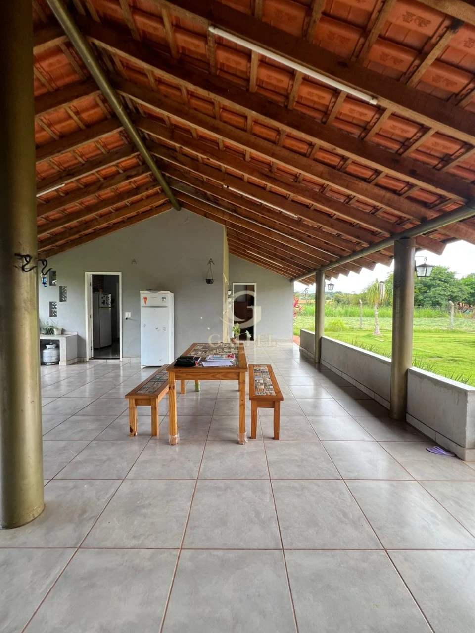 CHÁCARA À VENDA | 1.206m² DE TERRENO | 210m² DE CONSTRUÇÃO | 3 QUARTOS | PISCINA | LIMOEIRO