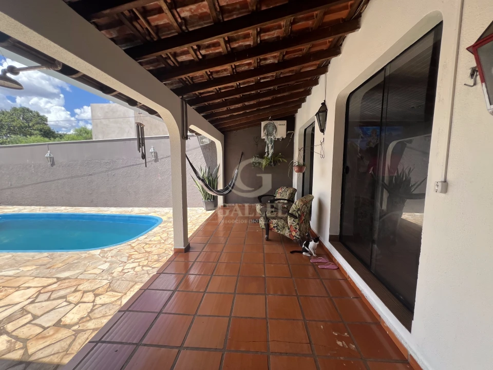 Imagens do imóveis Casa Para Alugar Ou Vender  Em Londrina 3 Dormitórios Com Piscina + Espaço Comercial Independente