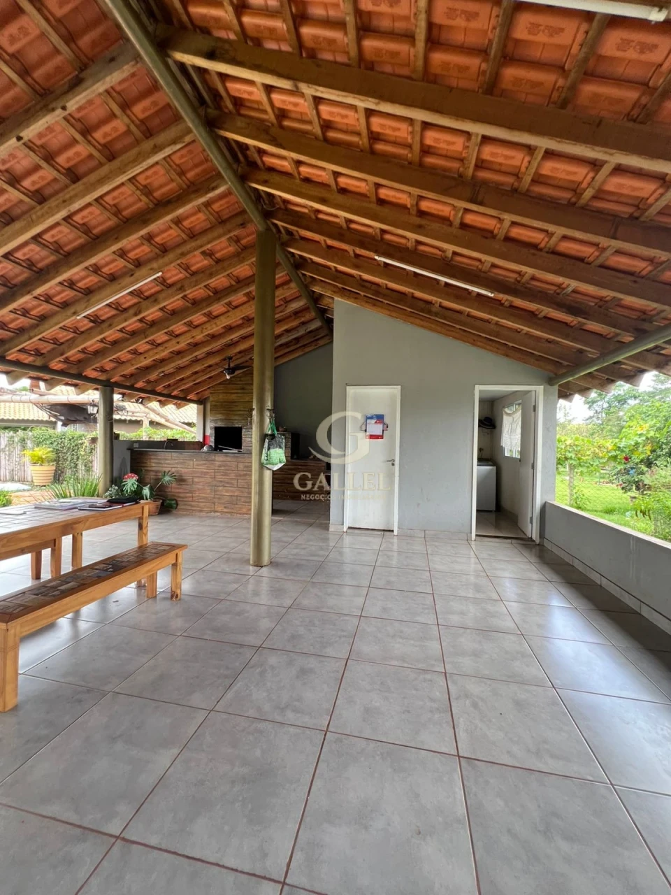 CHÁCARA À VENDA | 1.206m² DE TERRENO | 210m² DE CONSTRUÇÃO | 3 QUARTOS | PISCINA | LIMOEIRO