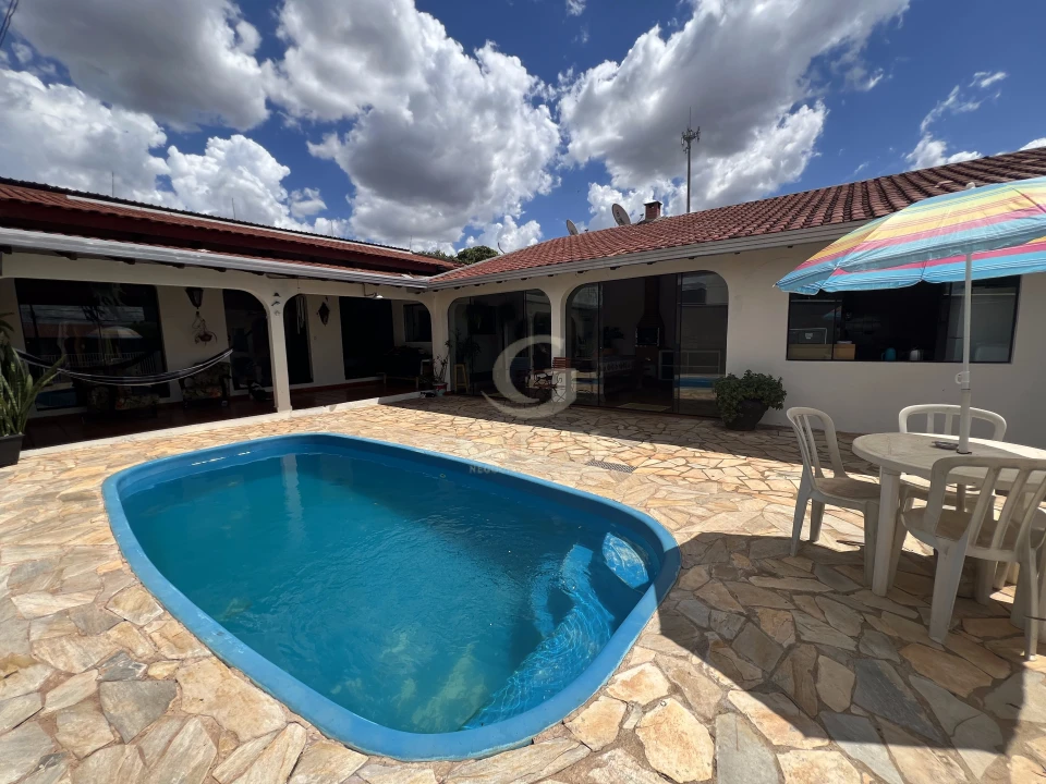 Imagens do imóveis Casa Para Alugar Ou Vender  Em Londrina 3 Dormitórios Com Piscina + Espaço Comercial Independente
