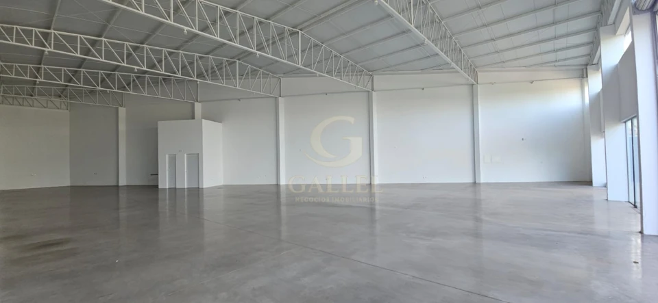 Imagens do imóveis Barracão Comercial Novo Para Locação Próximo À Av. Tiradentes 435m² Pé Direito Alto