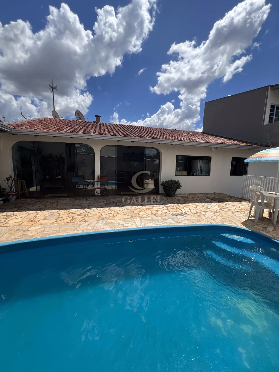 Imagens do imóveis Casa Para Alugar Ou Vender  Em Londrina 3 Dormitórios Com Piscina + Espaço Comercial Independente