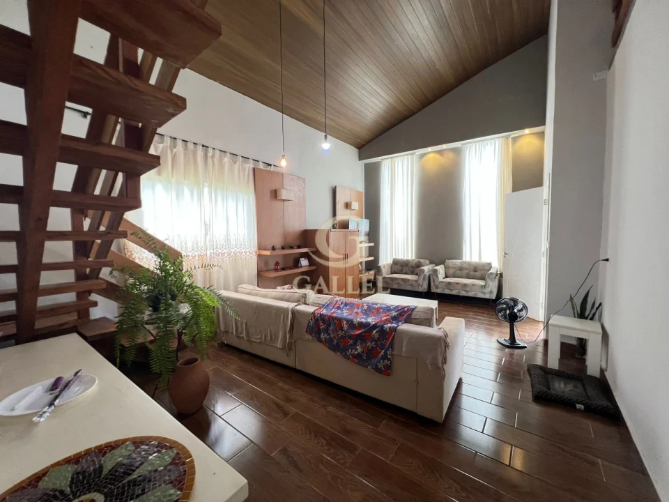 CHÁCARA À VENDA | 1.206m² DE TERRENO | 210m² DE CONSTRUÇÃO | 3 QUARTOS | PISCINA | LIMOEIRO