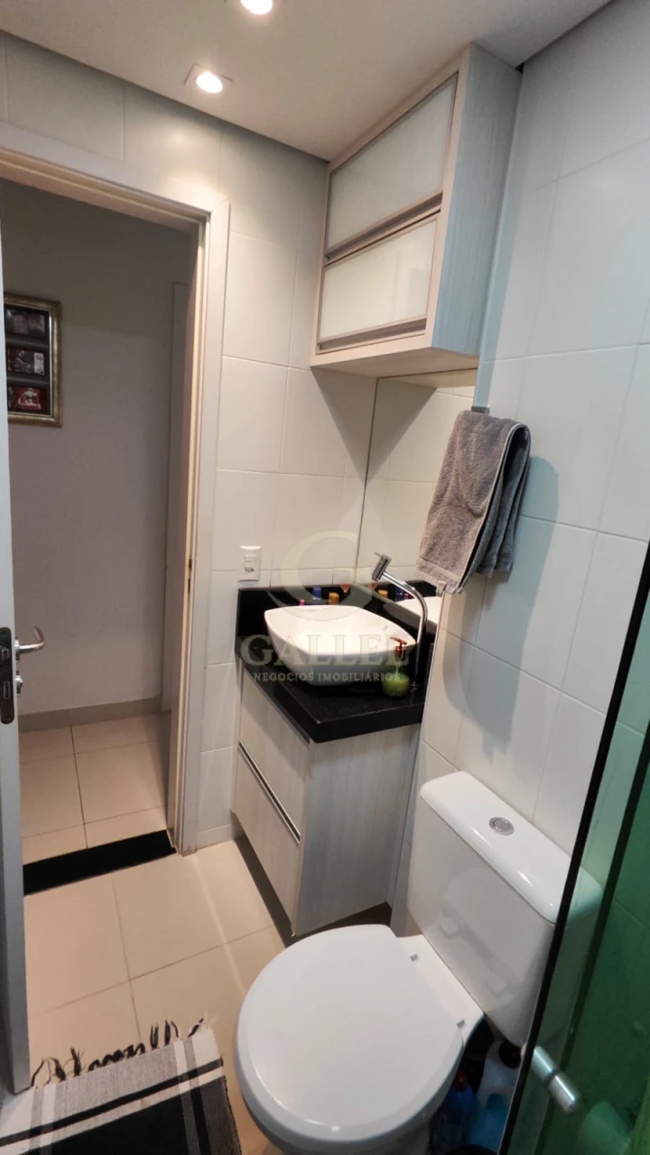Apartamento À Venda No Centro De Londrina Próximo Ao Calçadao Com Vaga De Garagem Sacada C/ Churrasqueira  3 Quartos Com Lazer Completo | R$ 430.