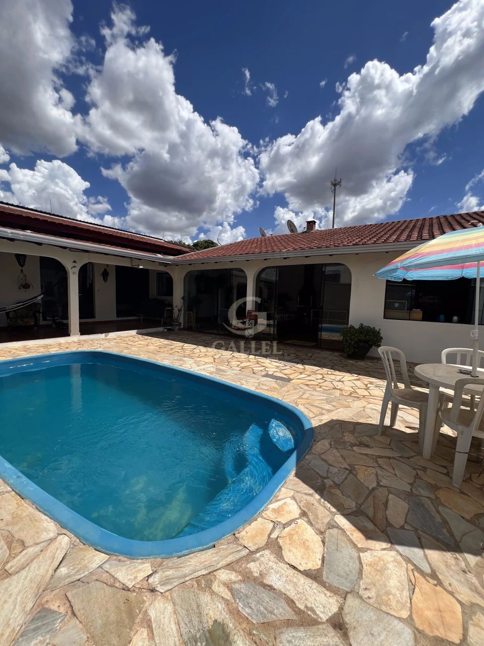 Imagens do imóveis Casa Para Alugar Ou Vender  Em Londrina 3 Dormitórios Com Piscina + Espaço Comercial Independente