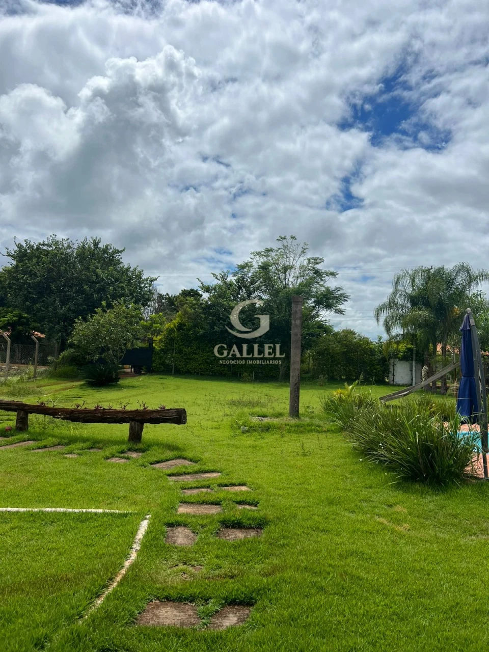 CHÁCARA À VENDA | 1.206m² DE TERRENO | 210m² DE CONSTRUÇÃO | 3 QUARTOS | PISCINA | LIMOEIRO