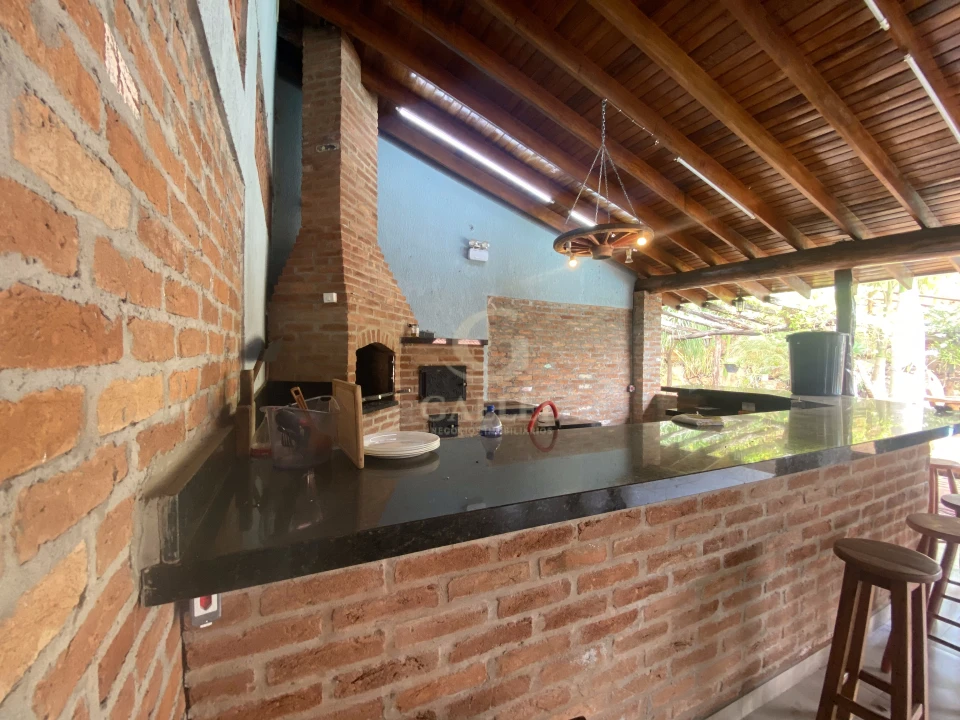 Chácara Beira De Asfalto Próximo Do Centro Com 2 Casas
