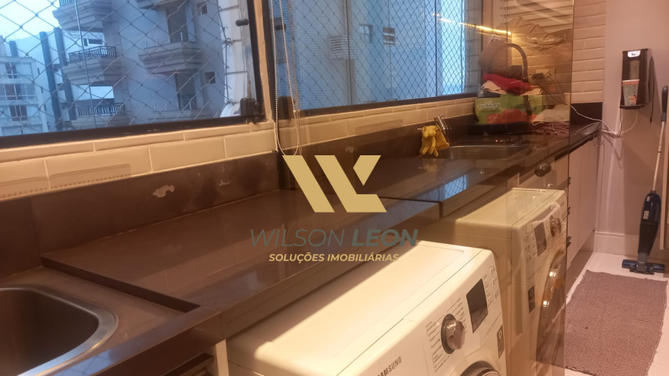 Apartamento frete praia reformado