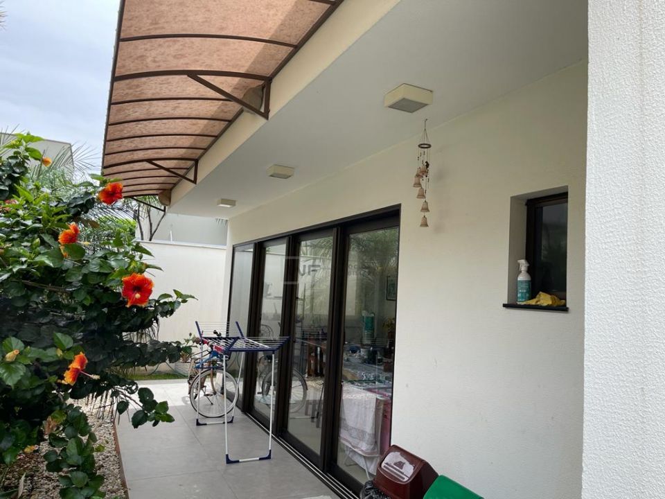 Casa térrea no Condomínio Alphaville 2