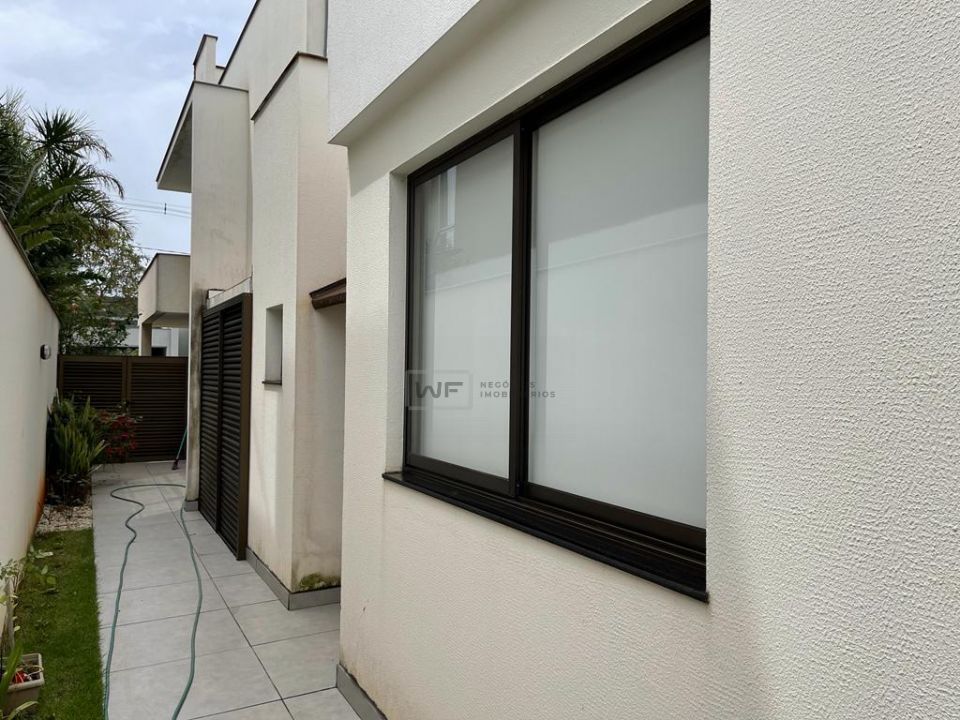 Casa térrea no Condomínio Alphaville 2