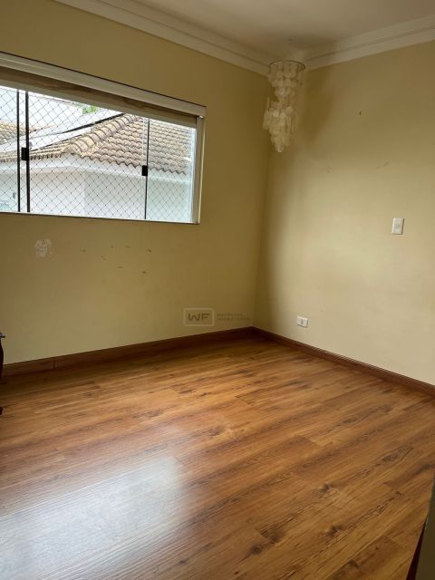 CASA A VENDA - CONDOMINIO ROYAL TENNIS