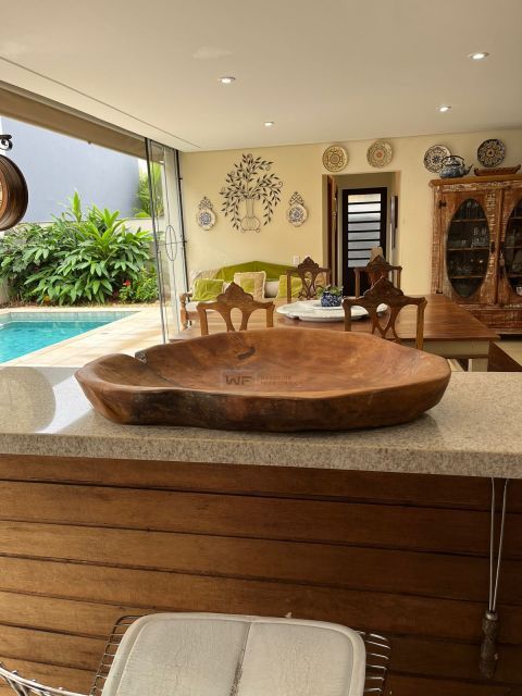 CASA A VENDA - CONDOMINIO ROYAL TENNIS