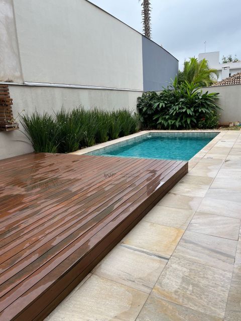 CASA A VENDA - CONDOMINIO ROYAL TENNIS